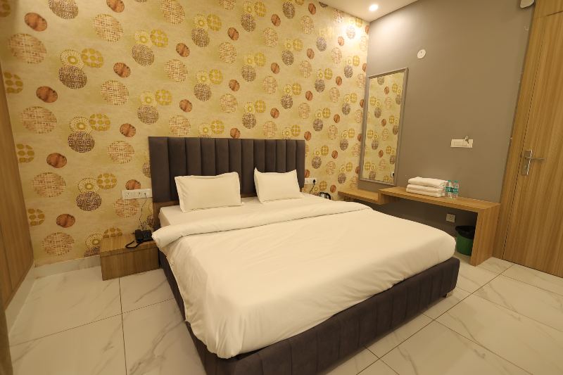 deluxe-room