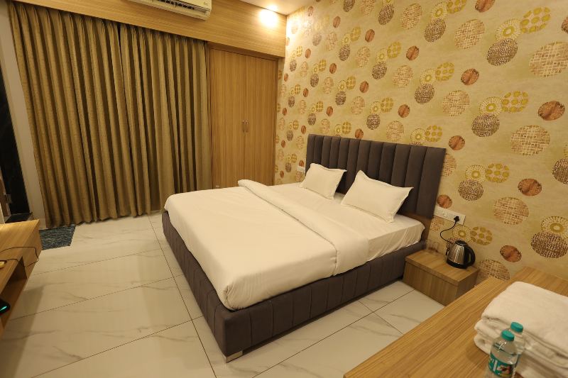 deluxe-room