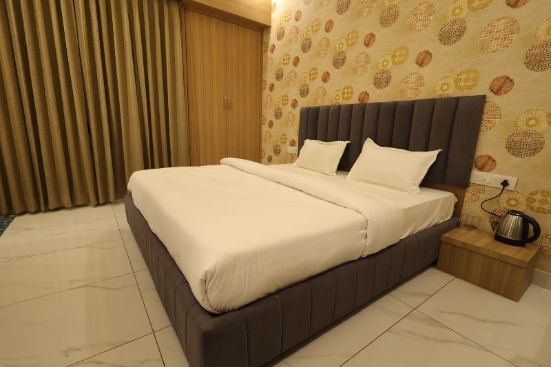 deluxe-room
